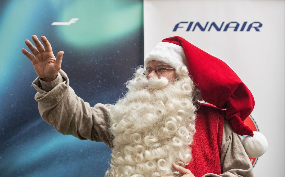 Finnair Flies Santa to Singapore