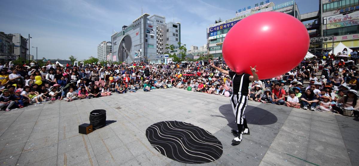 Clarke Quay Hosts the Biggest Ever Singapore Festival of Fun