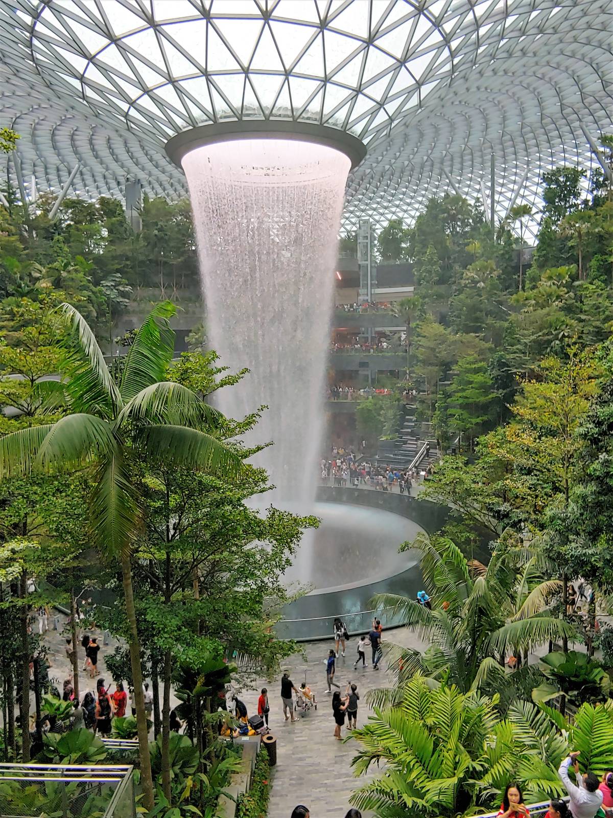 SINGAPOREANS FLOCK TO JEWEL CHANGI AIRPORT ON ITS OPENING WEEKEND