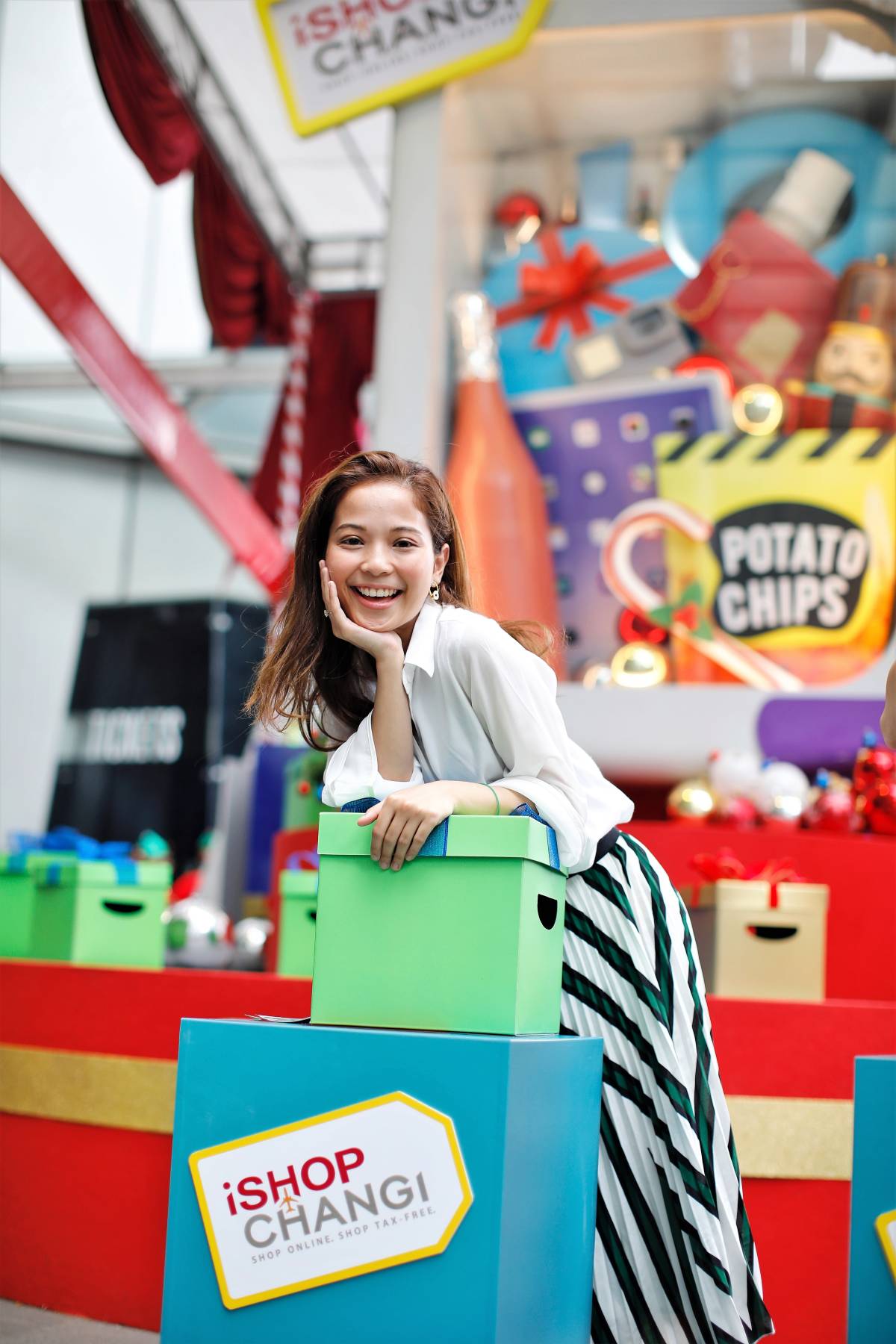 Christmas comes early to Raffles Place with iShopChangi