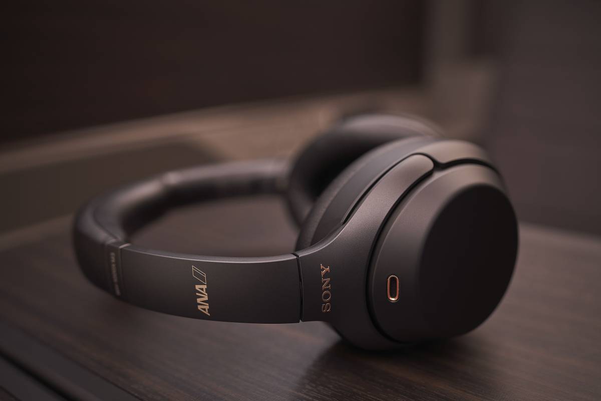 ANA to Offer Advanced Noise-cancelling Headphones to All First Class Passengers on International Routes