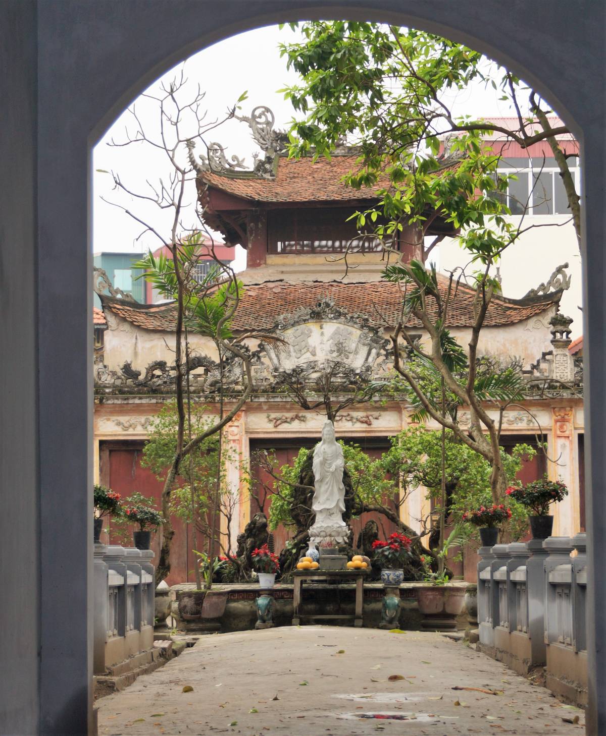Hanoi - City of Romance, Temples, Markets & Cafes