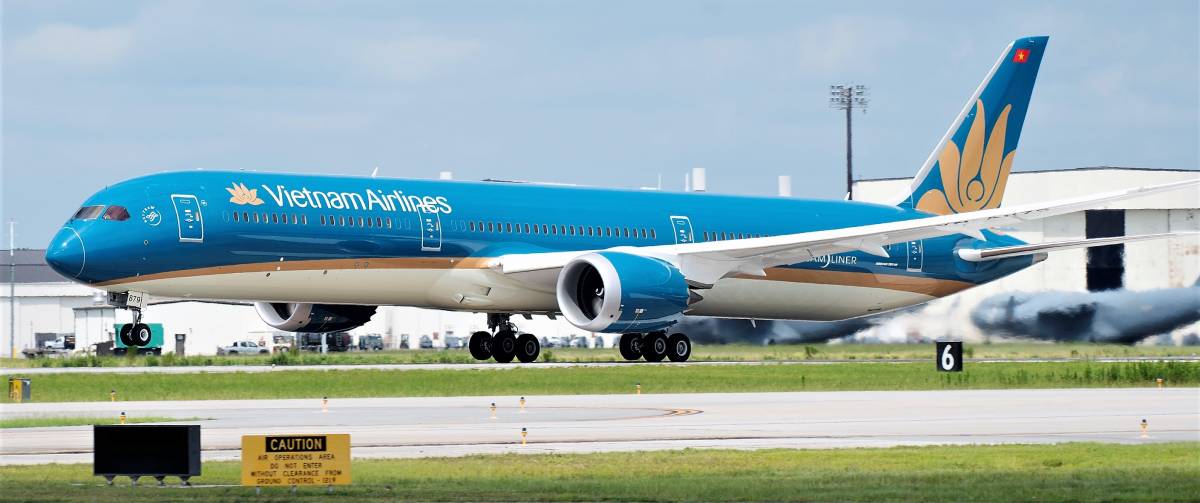 Vietnam Airlines Provides Free Flight Tickets and Freight for Doctors, Nurses, and Medical Experts to Combat COVID-19