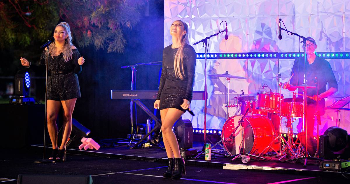 LIVE PERFORMANCE STRIKES A CHORD WITH QUARANTINE GUESTS IN ADELAIDE HOTEL