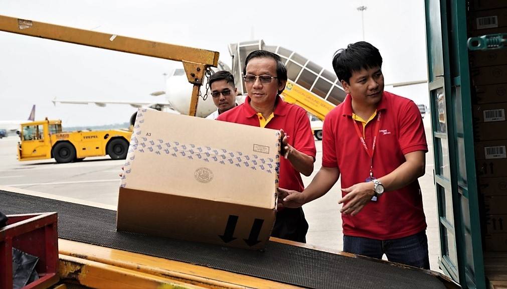 Free air tickets and cargo services on Vietjet’s flights to deliver disaster relief to Vietnam’s flooded Central region