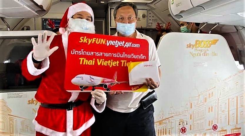 Vietjet spreads Christmas and New Year Festive Cheer to Passengers on its Flights