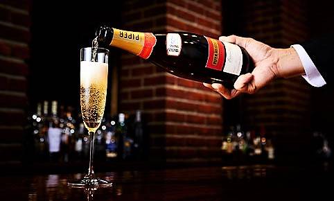 Keio Plaza Hotel Tokyo Sommeliers Create Original Champagne to Commemorate Its 50th Anniversary