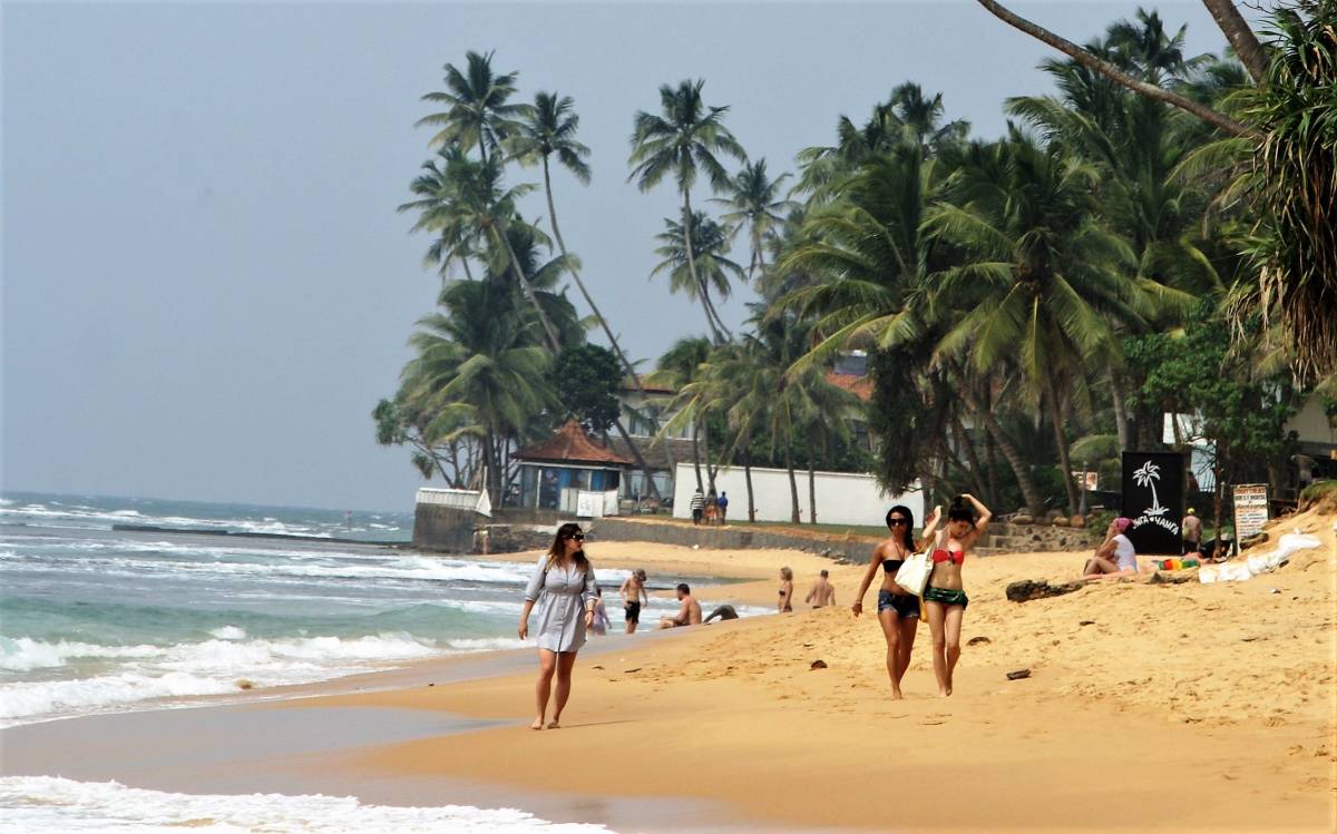 Sri Lanka's President Orders Tourism Workers to Get Their Third Jab