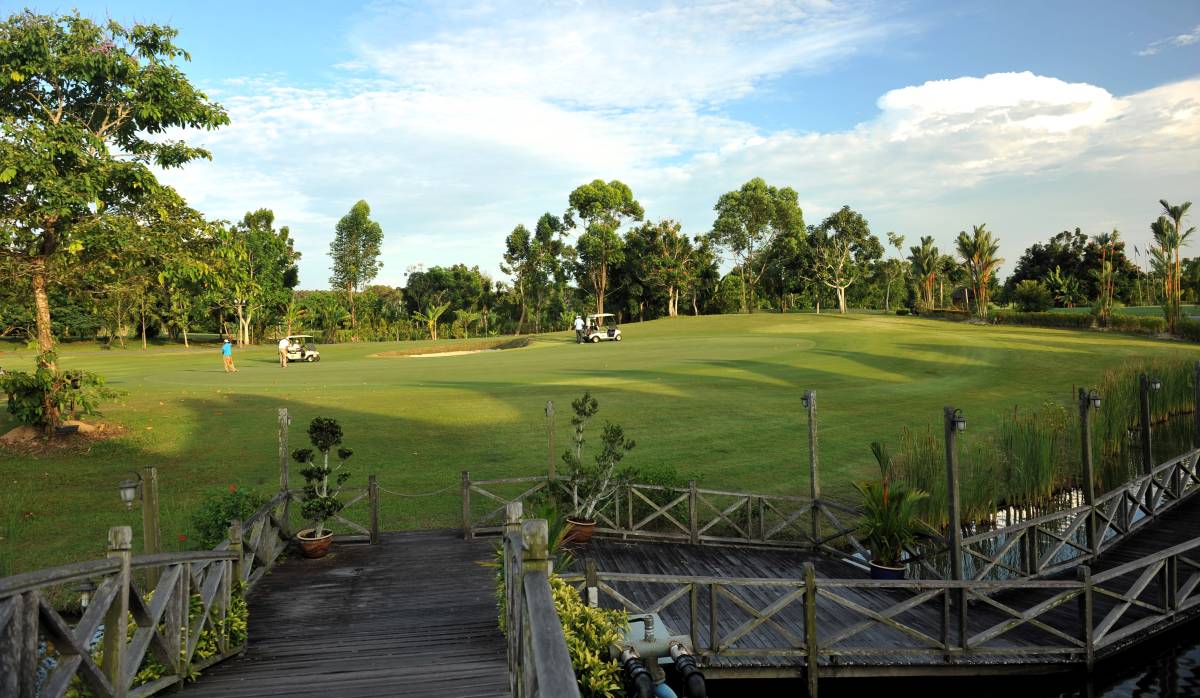 Hit the Links at Miri