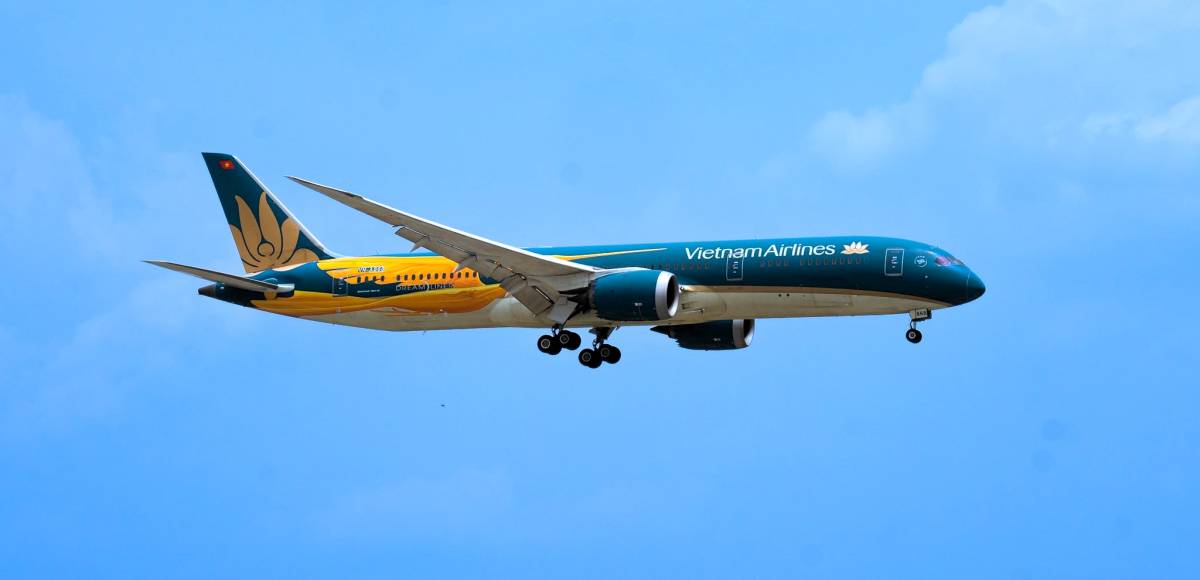 Vietnam Airlines Unveils Special Livery in Honor of 30th Anniversary