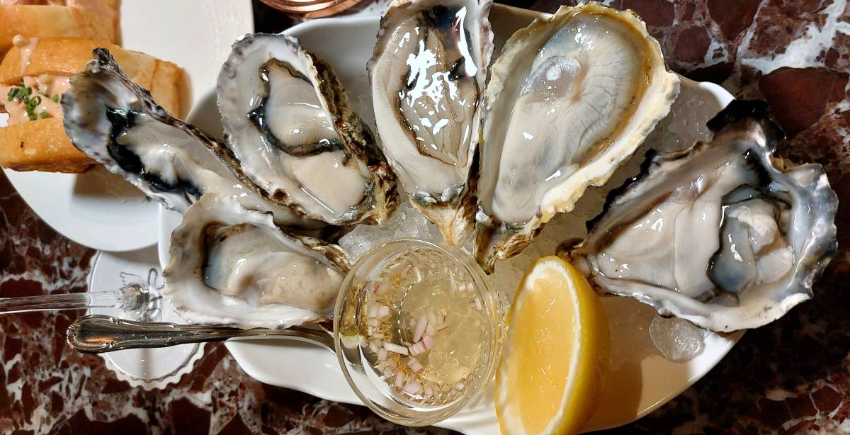 Cygnet Bar at Qt Singapore Brings New York’s Literary Legacy to Life with Southeast Asian Flair