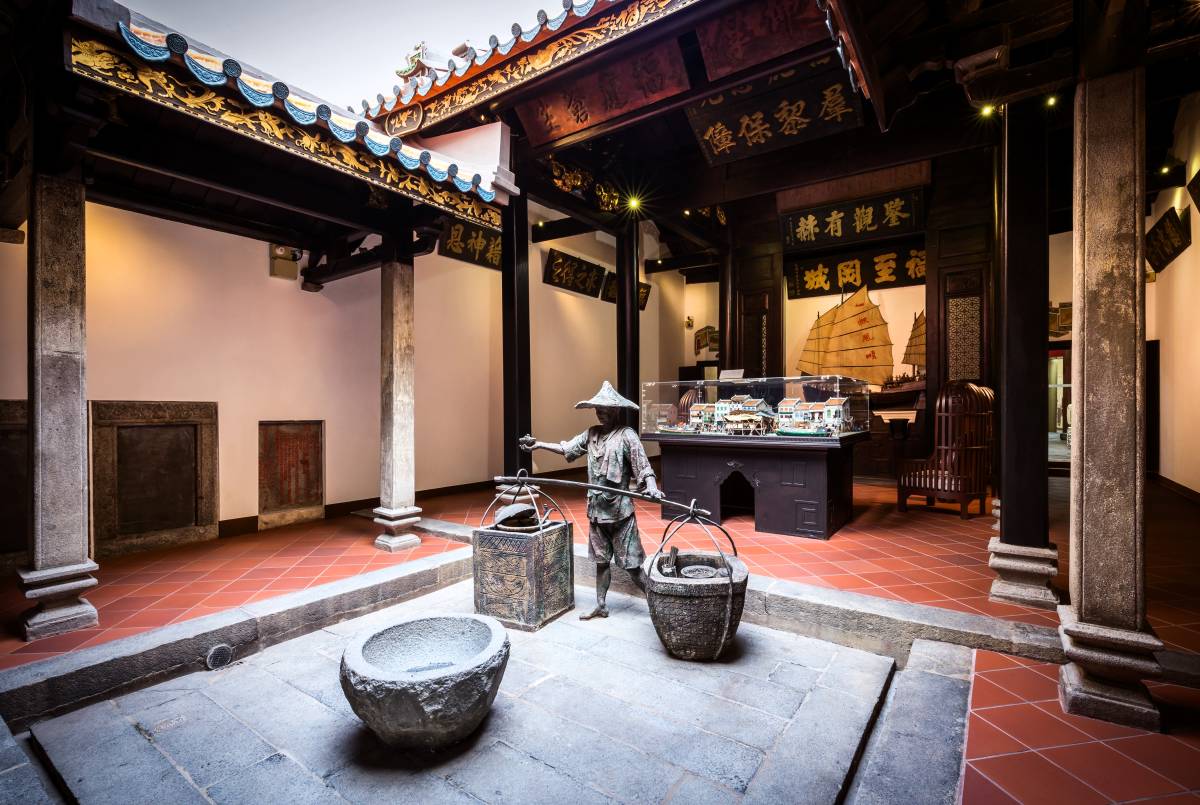 Far East Hospitality Uncovers Heritage in the City with a Walking Trail Series Led by The Urbanist Singapore  