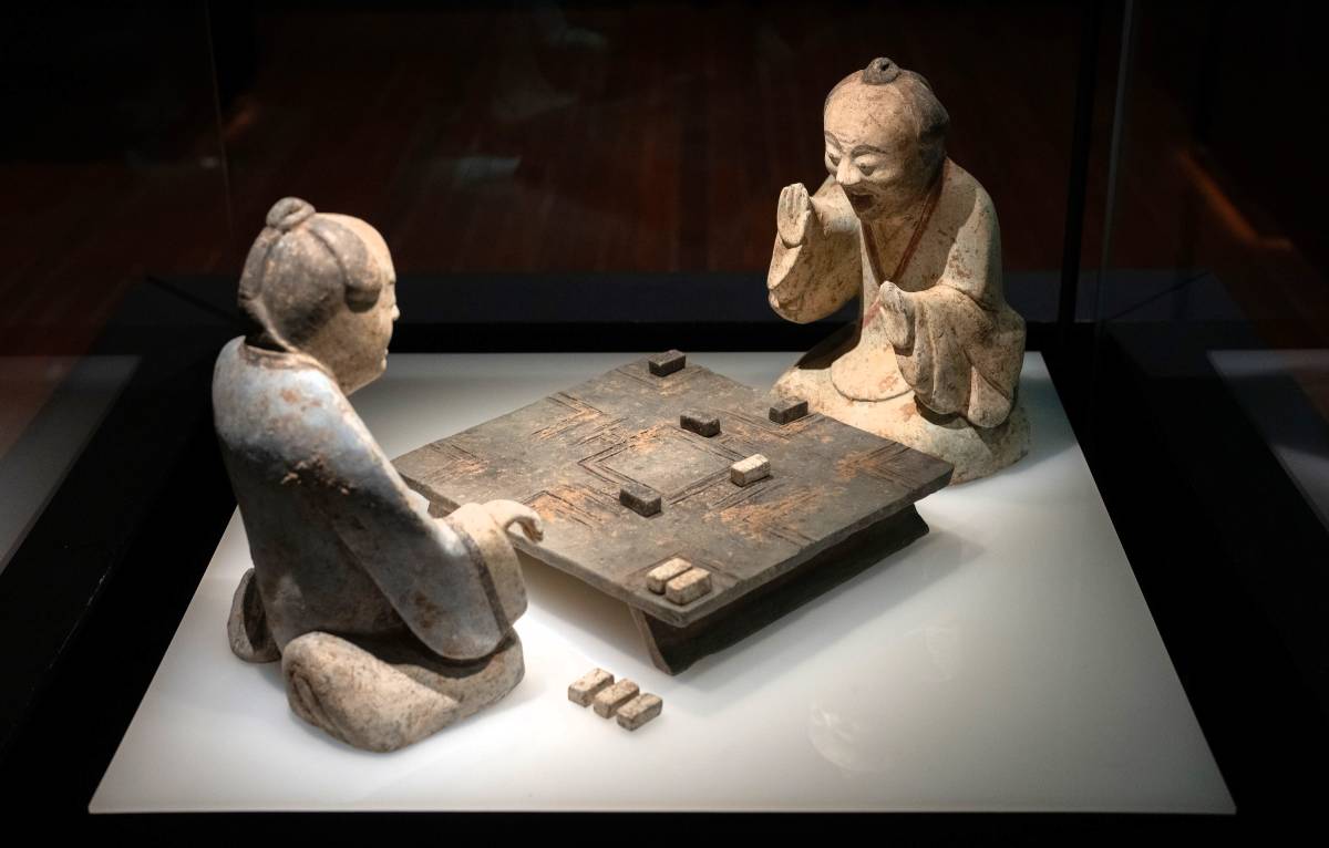 Let’s Play! The Art and Design of Asian Games