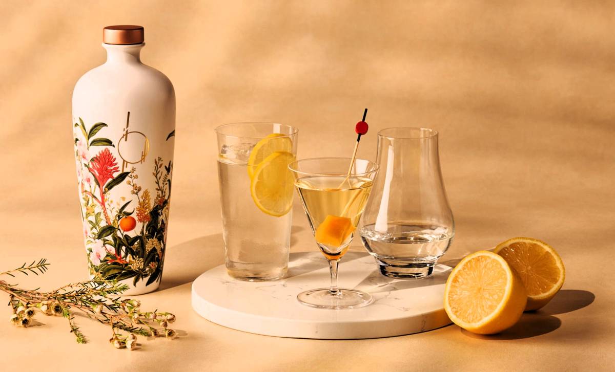 Mo Bar, Singapore Launches Its Signature Gin: A Modern Old Tom Steeped In Localism and Mandarin Oriental's Heritage