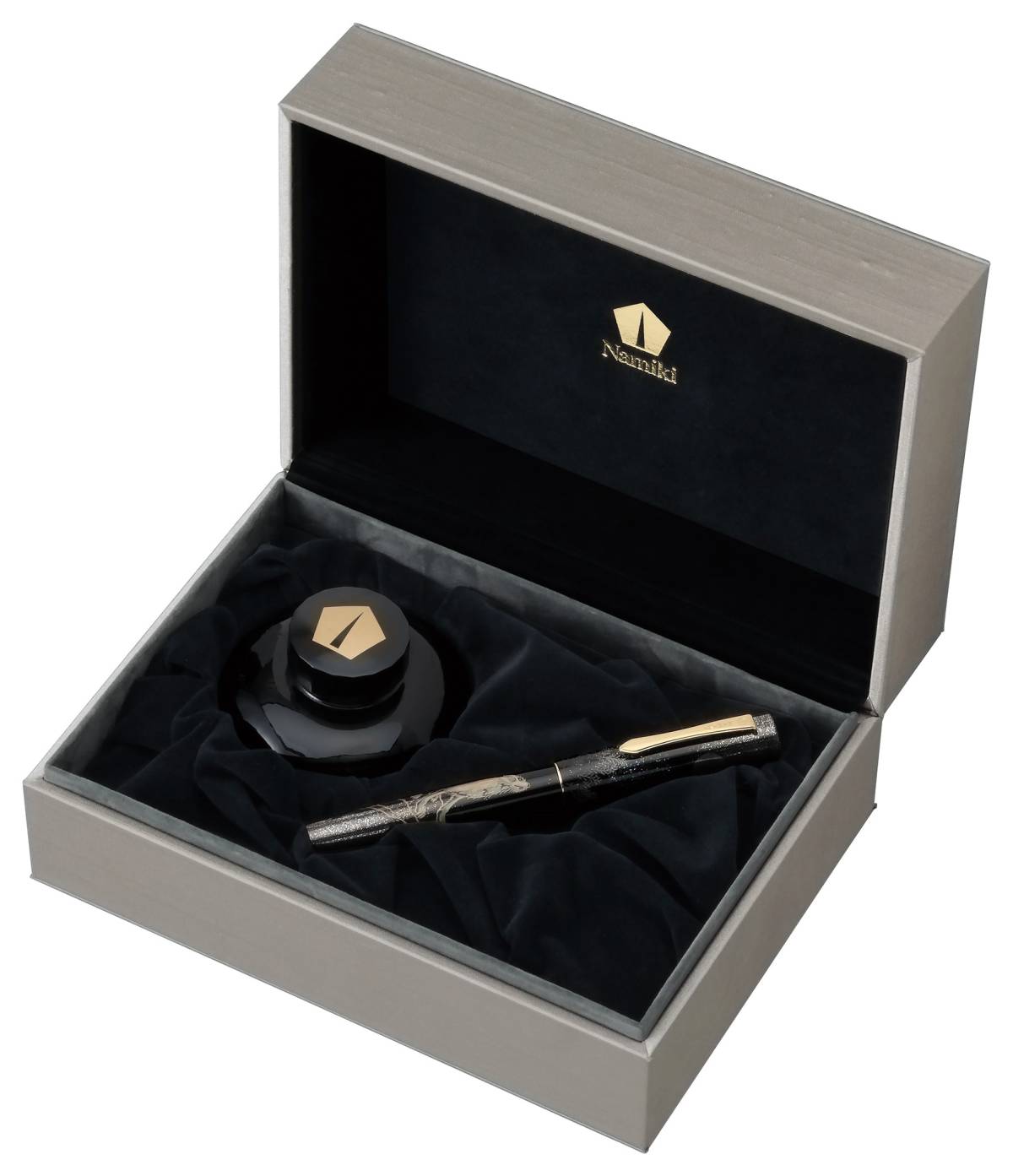 Namiki Unveils 2026 Limited Edition Fountain Pen, Wolf Moon
