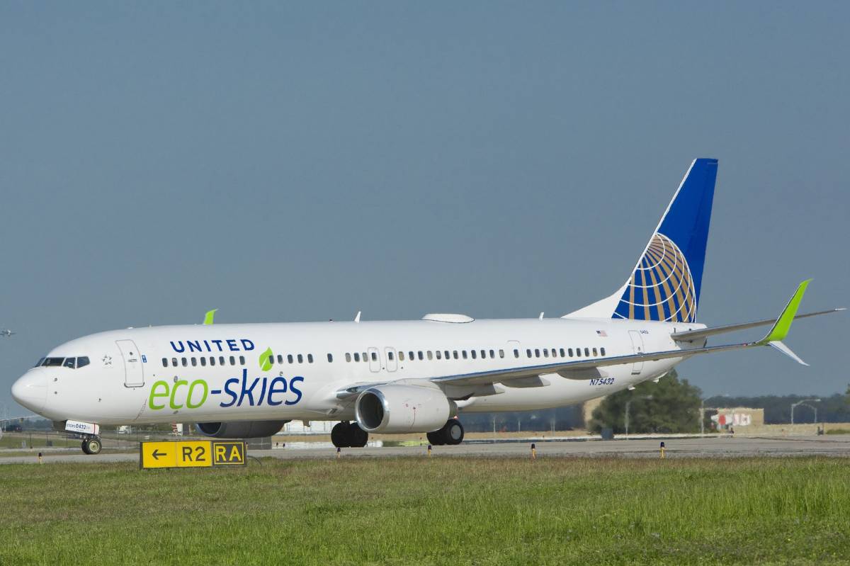 United Airlines Launches Use of Biofuel